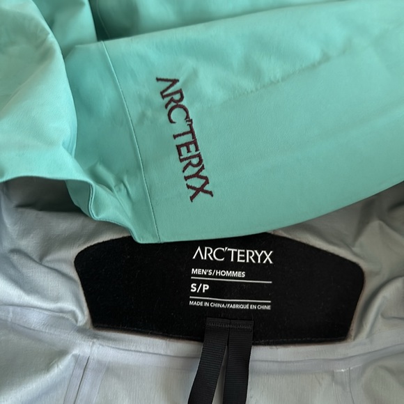 Arc’Teryx Rush snowboarding/ski jacket - Picture 5 of 10